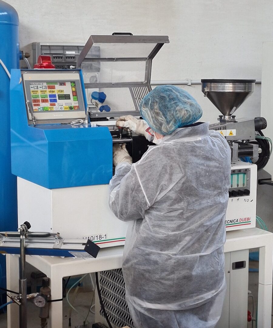 Tutti i componenti stampati e assemblati, vengono protetti e controllati da eventuali contaminazioni esterne.